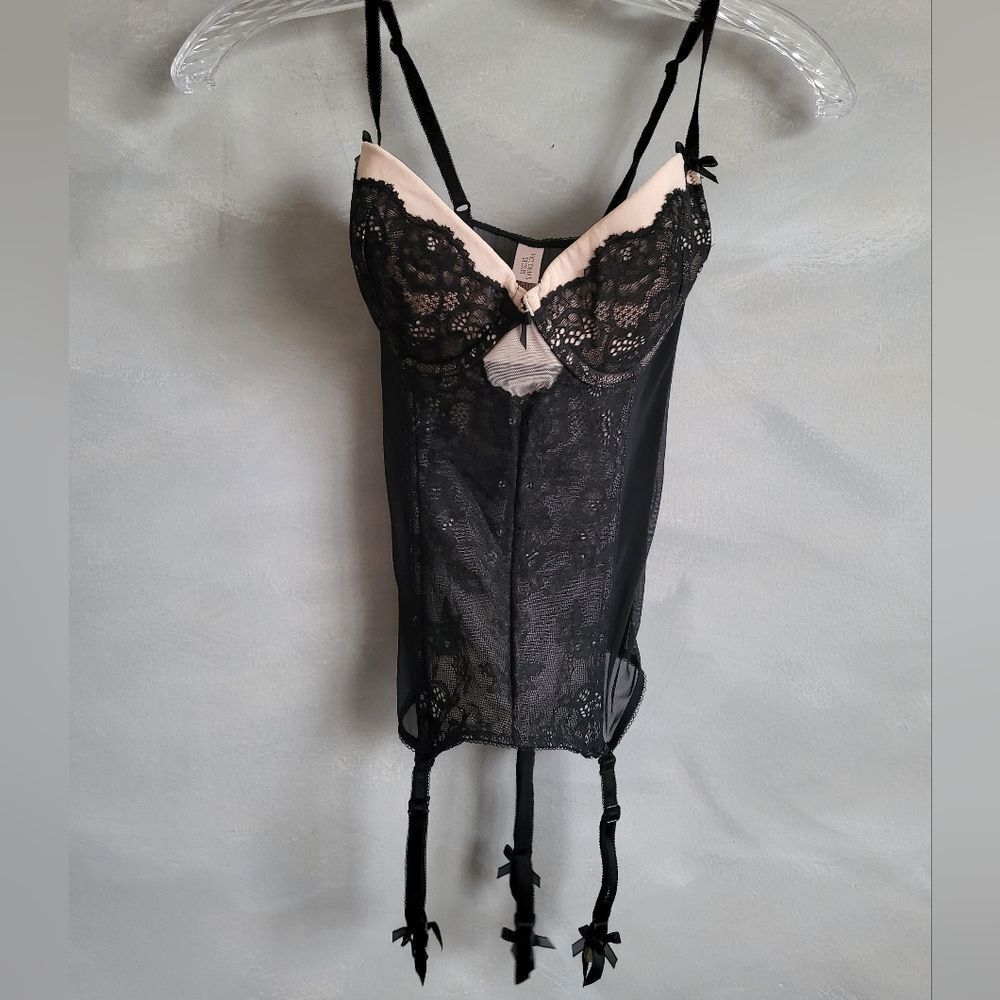 Victoria's Secret Lace & Sheer Corset with Garder Straps Size 32D EUC